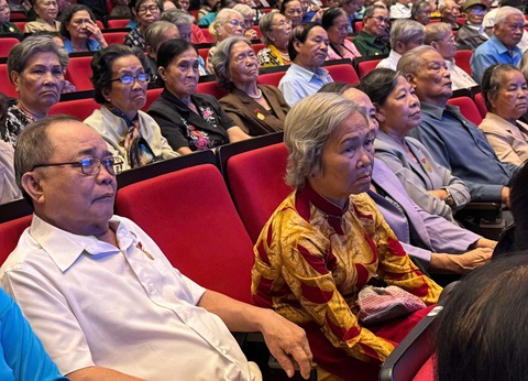 Trong chiến tranh, người lính không màng đến tính mạng - Ảnh 2. Trong chiến tranh, người lính không màng đến tính mạng - Ảnh 3.