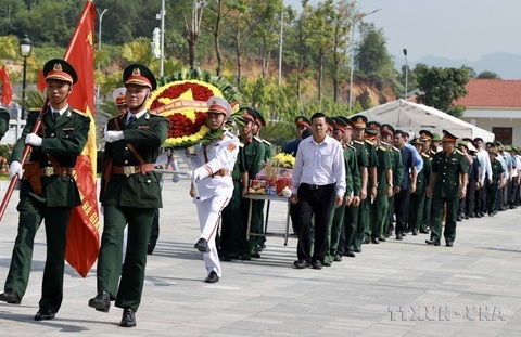 Chùm ảnh 46 năm cuộc chiến đấu chính nghĩa bảo vệ biên giới phía Bắc của dân tộc - Ảnh 11. 46 năm cuộc chiến đấu chính nghĩa bảo vệ biên giới phía Bắc của dân tộc - Ảnh 11.