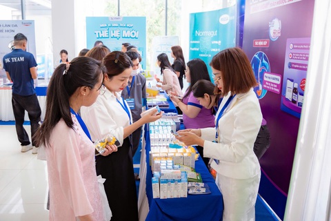 Bệnh viện Đại học Y dược Buôn Ma Thuột tổ chức hội nghị khoa học ứng dụng công nghệ trong y tế - Ảnh 5. Bệnh viện Đại học Y dược Buôn Ma Thuột tổ chức hội nghị khoa học ứng dụng công nghệ trong y tế - Ảnh 5.