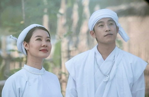 'Đèn âm hồn' đạt doanh thu 100 tỉ đồng bất chấp ồn ào - Ảnh 1. 'Đèn âm hồn' đạt doanh thu 100 tỉ đồng bất chấp ồn ào - Ảnh 1.