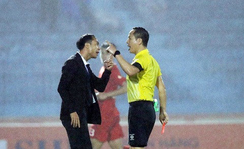 V-League: Lại nóng chuyện trọng tài - Ảnh 1.