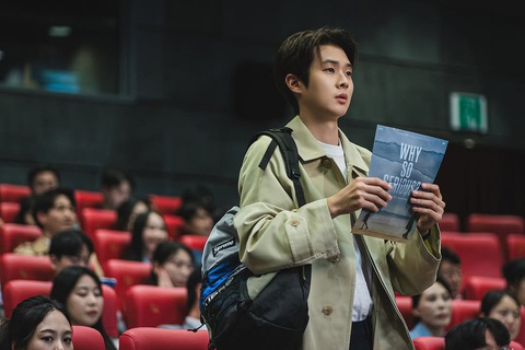 Choi Woo Sik, Park Bo Young và bản tình ca nhẹ nhàng về tuổi trẻ trong Melo Movie - Ảnh 6. Choi Woo Sik, Park Bo Young và bản tình ca nhẹ nhàng về tuổi trẻ trong Melo Movie - Ảnh 5.
