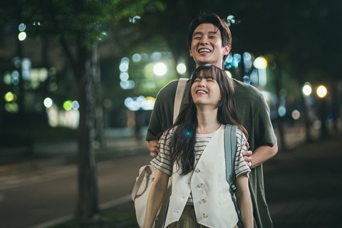Choi Woo Sik, Park Bo Young và bản tình ca nhẹ nhàng về tuổi trẻ trong Melo Movie - Ảnh 1. Choi Woo Sik, Park Bo Young và bản tình ca nhẹ nhàng về tuổi trẻ trong Melo Movie - Ảnh 1.