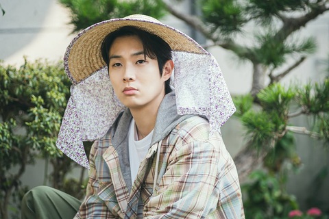 Choi Woo Sik, Park Bo Young và bản tình ca nhẹ nhàng về tuổi trẻ trong Melo Movie - Ảnh 2. Choi Woo Sik, Park Bo Young và bản tình ca nhẹ nhàng về tuổi trẻ trong Melo Movie - Ảnh 2.