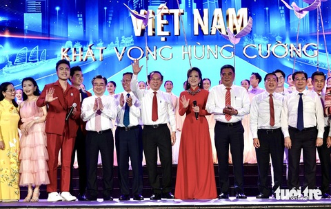 Bí thư Nguyễn Văn Nên dự chương trình kỷ niệm 95 năm Ngày thành lập Đảng Cộng sản Việt Nam - Ảnh 1. Bí thư Nguyễn Văn Nên dự chương trình kỷ niệm 95 năm Ngày thành lập Đảng Cộng sản Việt Nam - Ảnh 1.