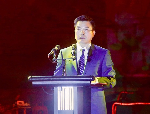Lễ kỷ niệm 236 năm chiến thắng Ngọc Hồi - Đống Đa lần đầu diễn ra vào buổi tối - Ảnh 4. Lễ kỷ niệm 236 năm chiến thắng Ngọc Hồi - Đống Đa lần đầu diễn ra vào buổi tối - Ảnh 4.
