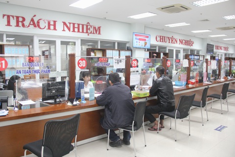 Đà Nẵng bỏ một phần quy định thu hút người tài, tăng hỗ trợ người về hưu trước tuổi - Ảnh 1.