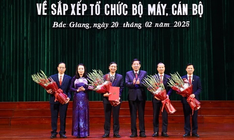 Bắc Giang công bố các lãnh đạo sở ngành mới nào? - Ảnh 2. Bắc Giang công bố các lãnh đạo sở mới nào? - Ảnh 2.