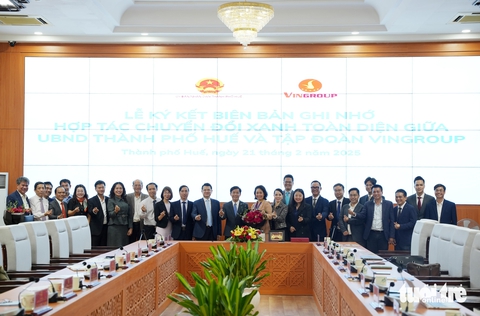 Huế 'bắt tay' với Tập đoàn Vingroup để xây dựng đô thị xanh, thúc đẩy sử dụng xe điện - Ảnh 1.