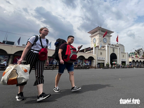 Sinh viên truyền thông đa phương tiện khám phá chợ Bến Thành - Ảnh 1. Buổi chiều ở chợ Bến Thành trong mắt sinh viên truyền thông đa phương tiện - Ảnh 1.