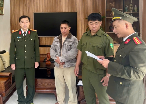 'Sản xuất' giấy phép lái xe giả để bán, một người đàn ông bị khởi tố - Ảnh 1.