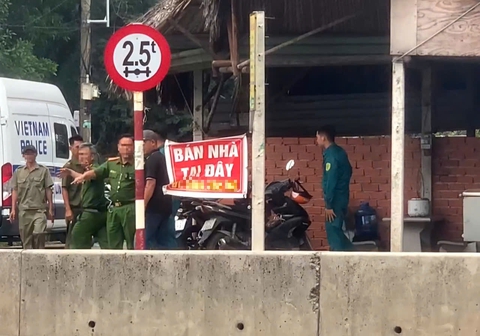 Hai mẹ con tử vong: nghi do người tình của mẹ giết người rồi tự sát - Ảnh 2. Hai mẹ con tử vong: nghi do người tình của mẹ giết người rồi tự sát - Ảnh 2.