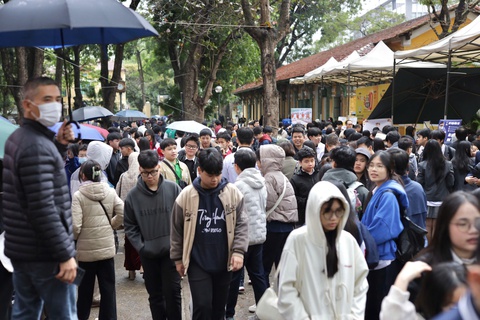 Ngày hội tự tin vào lớp 10: Khi nào Hà Nội công bố môn thi thứ ba? Cách tính điểm chuẩn năm nay? - Ảnh 11. Ngày hội tự tin vào lớp 10: Khi nào Hà Nội công bố môn thi thứ ba? Cách tính điểm chuẩn năm nay? - Ảnh 11.