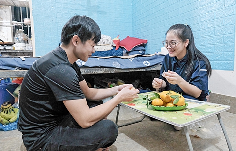 Bao giờ có lương đủ sống? - Ảnh 3. Bao giờ có lương đủ sống? - Ảnh 3.