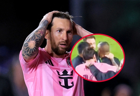 Lionel Messi nổi nóng bóp cổ trợ lý HLV đối thủ gây sốc - Ảnh 1.