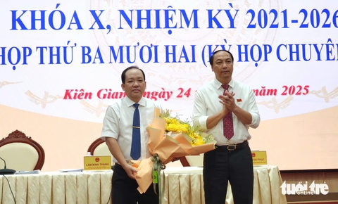 Bí thư Thành ủy Rạch Giá làm phó chủ tịch UBND tỉnh Kiên Giang - Ảnh 2.