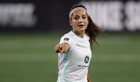 Nadia Nadim: Từ ngôi sao bóng đá đến bác sĩ phẫu thuật - Ảnh 2. Nadia Nadim: Từ ngôi sao bóng đá đến bác sĩ phẫu thuật - Ảnh 2.