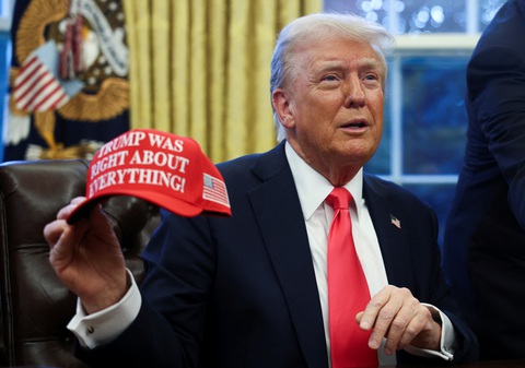 Tin tức thế giới 26-2: Ông Zelensky đến Mỹ ký thỏa thuận khoáng sản?; Ông Trump chấm dứt visa EB-5 - Ảnh 1. Tin tức thế giới 26-2: Ông Trump nâng giá visa đầu tư vào Mỹ; Mỹ-Ukraine chốt thỏa thuận khoáng sản - Ảnh 1.