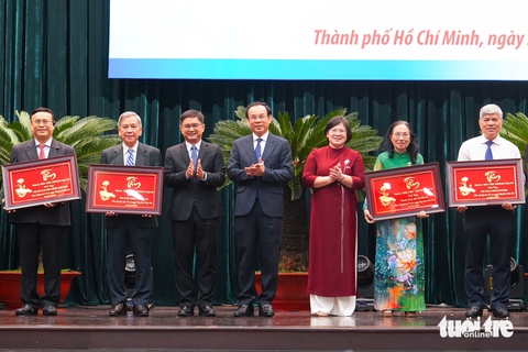 Sở Y tế TP.HCM nhận Huân chương Lao động hạng Nhất - Ảnh 3.