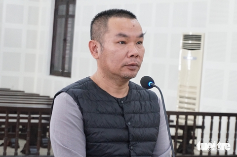 Đại tá công an giả, đi xe biển xanh 80A giả: ‘Món này anh làm được’ - Ảnh 1.