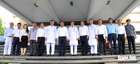Chủ tịch Nguyễn Văn Được thăm Bệnh viện Thống Nhất, gia đình thầy thuốc tiêu biểu - Ảnh 1.