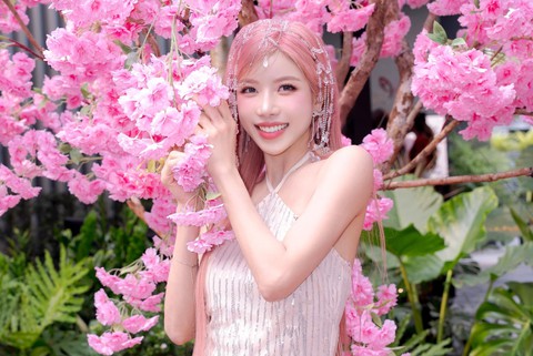 Giai thoại thú vị về 'cậu sinh viên' HIEUTHUHAI; Giọng ca Killing Me Softly With His Song qua đời - Ảnh 2. Giai thoại thú vị về 'cậu sinh viên' HIEUTHUHAI; Giọng ca Killing Me Softly With His Song qua đời - Ảnh 2.