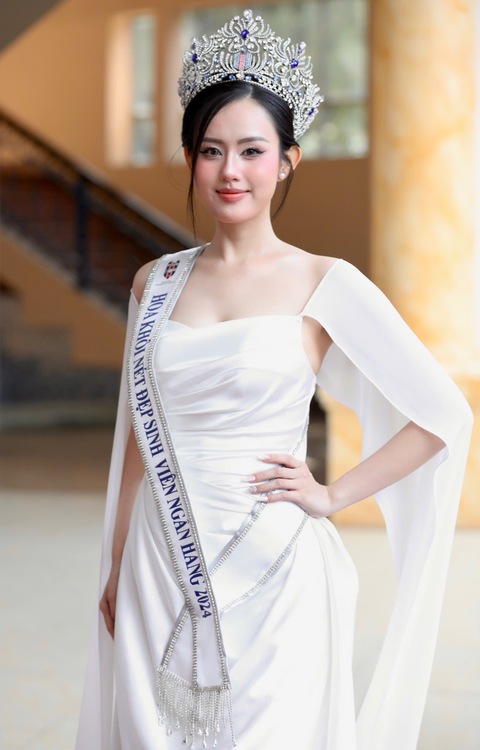 Thi Hoa hậu Việt Nam bây giờ hoặc không bao giờ - Ảnh 2. Thi Hoa hậu Việt Nam bây giờ hoặc không bao giờ - Ảnh 2.