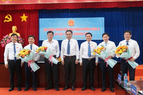 Bình Dương sáp nhập sở, điều động hàng loạt giám đốc - Ảnh 1. Bình Dương sáp nhập sở, điều động hàng loạt giám đốc - Ảnh 1.