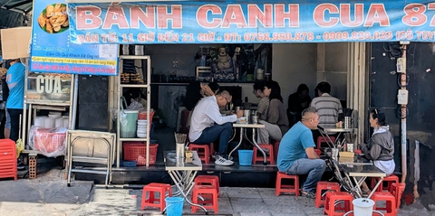 Quán bánh canh cua có gì mà chủ quán than trời vì bị nhiều nơi sao chép thương hiệu? - Ảnh 5. Quán bánh canh cua có gì mà chủ quán than trời vì bị nhiều nơi sao chép thương hiệu? - Ảnh 3.
