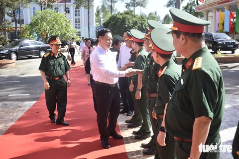 Trưởng Ban Tuyên giáo và Dân vận Trung ương thăm, chúc mừng Bệnh viện Quân y 120 - Ảnh 3.