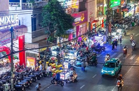 Quản lý vỉa hè ở TP.HCM: Địa phương siết quản lý, ngăn tái lấn chiếm - Ảnh 1. Quản lý vỉa hè ở TP.HCM: Địa phương siết quản lý, ngăn tái lấn chiếm - Ảnh 1.