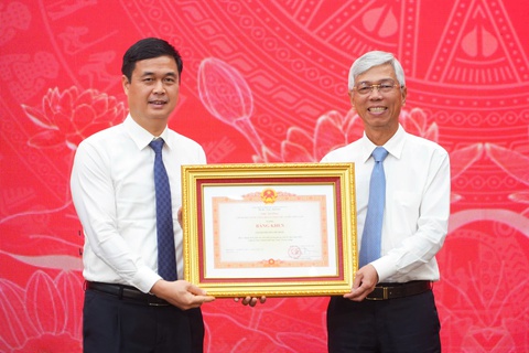 Chủ tịch Nguyễn Văn Được đề nghị cán bộ thi đua thực hiện các nhiệm vụ khó - Ảnh 2.