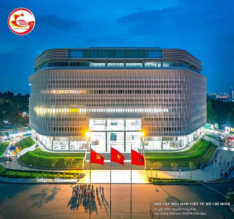 Top 11 công trình kiến trúc tiêu biểu có đền tưởng niệm Vua Hùng, Nhà hát Hòa Bình, Nhà Thiếu nhi - Ảnh 12. Ngắm 11 công trình kiến trúc nổi bật của TP.HCM 50 năm qua - Ảnh 10.