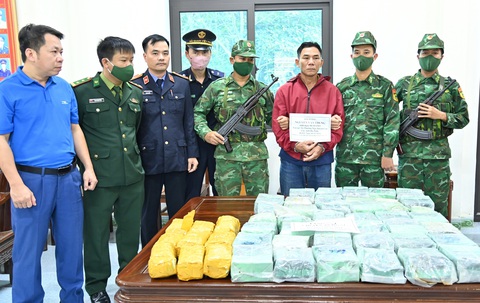 Lính biên phòng và cuộc chiến chặt vòi bạch tuộc ma túy - Kỳ 1: Xâm nhập tử địa ma túy - Ảnh 2.