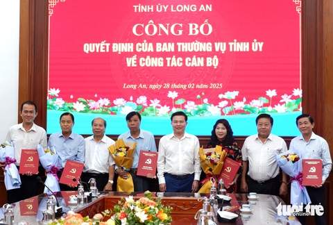 Long An bổ nhiệm 32 lãnh đạo đến 5 sở, 1 ban mới thành lập - Ảnh 3.