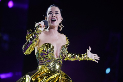 Tin tổng hợp - Ảnh 2. Dế Choắt từ bỏ ngôi vương Rap Việt; Katy Perry bay lên vũ trụ - Ảnh 3.