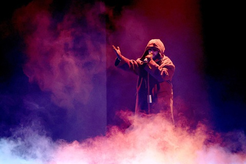 The Weeknd bất ngờ xuất hiện tại Lễ trao giải Grammy sau tuyên bố tẩy chay - Ảnh 3.