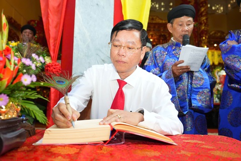 Đến Lễ hội Khai hạ - Cầu an tại lăng Lê Văn Duyệt, mong vạn vật phát triển thái hoà - Ảnh 1. Lễ hội Khai hạ - Cầu an tại lăng Lê Văn Duyệt, mong vạn vật phát triển thái hoà - Ảnh 2.