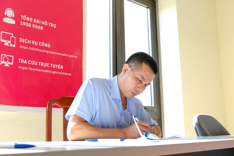 Năm 2025, điều kiện nghỉ việc hưởng lương hưu thay đổi thế nào? - Ảnh 1. Năm 2025, điều kiện nghỉ việc hưởng lương hưu thay đổi thế nào? - Ảnh 1.