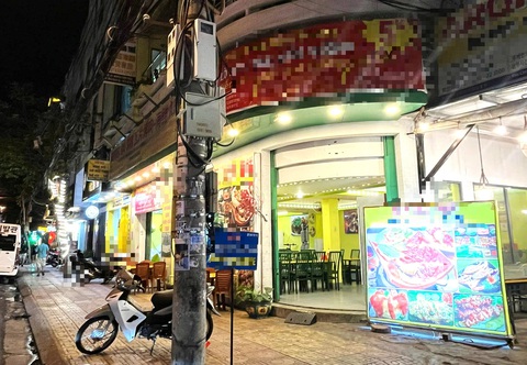 Vụ quán ăn ở Nha Trang bị tố 'chặt chém' du khách Trung Quốc: Quán đã tháo dỡ toàn bộ bảng hiệu - Ảnh 3. Quán ăn ở Nha Trang bị tố 'chặt chém' du khách Trung Quốc đã tháo toàn bộ bảng hiệu - Ảnh 3.