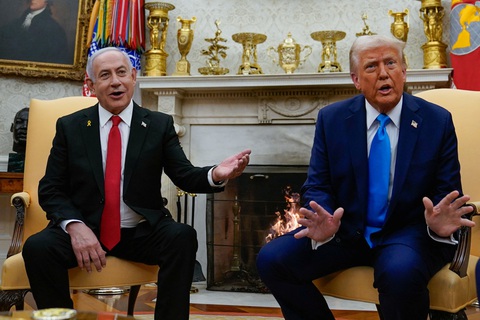 Tin thế giới 5-2: Ông Trump khôi phục áp lực rắn lên Iran; Mỹ đưa người nhập cư đến căn cứ ở Cuba - Ảnh 1. Tin thế giới 5-2: Ông Trump khôi phục áp lực rắn lên Iran; Mỹ đưa người nhập cư đến căn cứ ở Cuba - Ảnh 1.