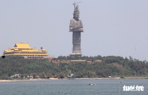 Chùa có tượng Phật Quan Âm cao nhất Đông Nam Á đón khách nhiều nhất Quảng Ngãi dịp Tết - Ảnh 2.