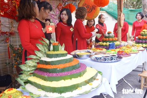 Độc đáo những bức tranh bằng… xôi trong Lễ hội Xôi Phú Thượng - Ảnh 5. Độc đáo những bức tranh bằng xôi trong Lễ hội xôi Phú Thượng - Ảnh 5.