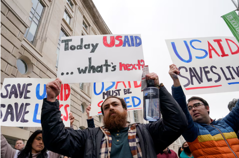 Mỹ đóng băng USAID: