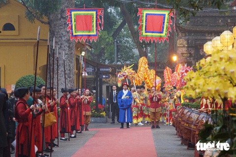 Chủ tịch nước Lương Cường dâng hương khai xuân tại Hoàng thành Thăng Long - Ảnh 10. Chủ tịch nước Lương Cường dâng hương khai xuân tại Hoàng thành Thăng Long - Ảnh 10.