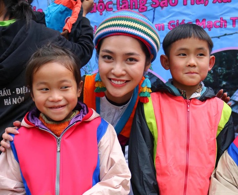 Nông Thúy Hằng tạo cơ hội cho người dân tộc Tày trở thành công dân toàn cầu - Ảnh 2. Nông Thúy Hằng tạo cơ hội cho người dân tộc Tày trở thành công dân toàn cầu - Ảnh 2.