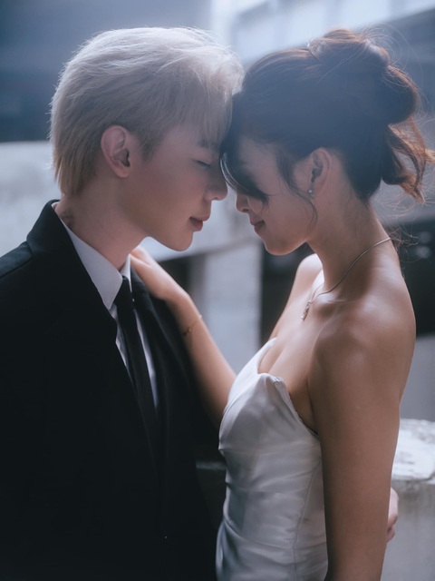 Erik 'triệu hồi' cả Vbiz vào MV mới - Ảnh 3. Erik 'triệu hồi' cả Vbiz vào MV mới - Ảnh 3.