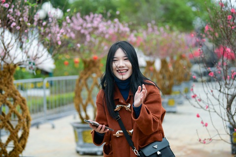 Du khách mê mẩn trước lễ hội hoa đào lớn nhất xứ Lạng từ trước đến nay - Ảnh 1. Du khách mê mẩn trước lễ hội hoa đào duy nhất ở Việt Nam - Ảnh 1.