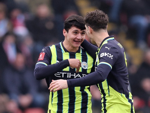 Khusanov ghi bàn, Man City vất vả thắng đội hạng dưới ở FA Cup - Ảnh 1.