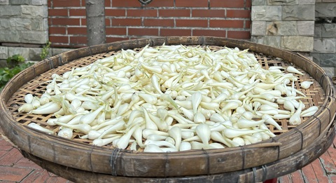 Nồi khổ qua và thịt kho của má cứ nhỏ dần - Ảnh 5.